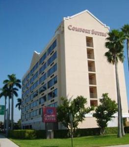 Comfort Suites Airport & Cruise Port
